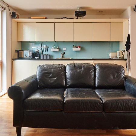 Bright 2 Bedroom Flat In Old Street With Balcony لندن المظهر الخارجي الصورة