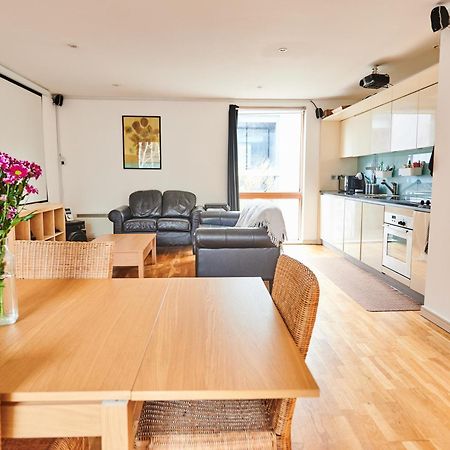 Bright 2 Bedroom Flat In Old Street With Balcony لندن المظهر الخارجي الصورة